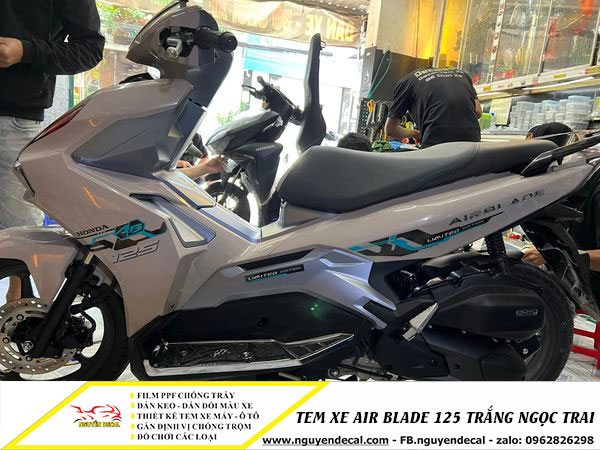 Tem xe air blade 125cc trắng ngọc trai - Nguyễn Decal - Chuyên Dán Keo Xe  Design Tem Xe Decal Tem Xe Nguyễn Decal