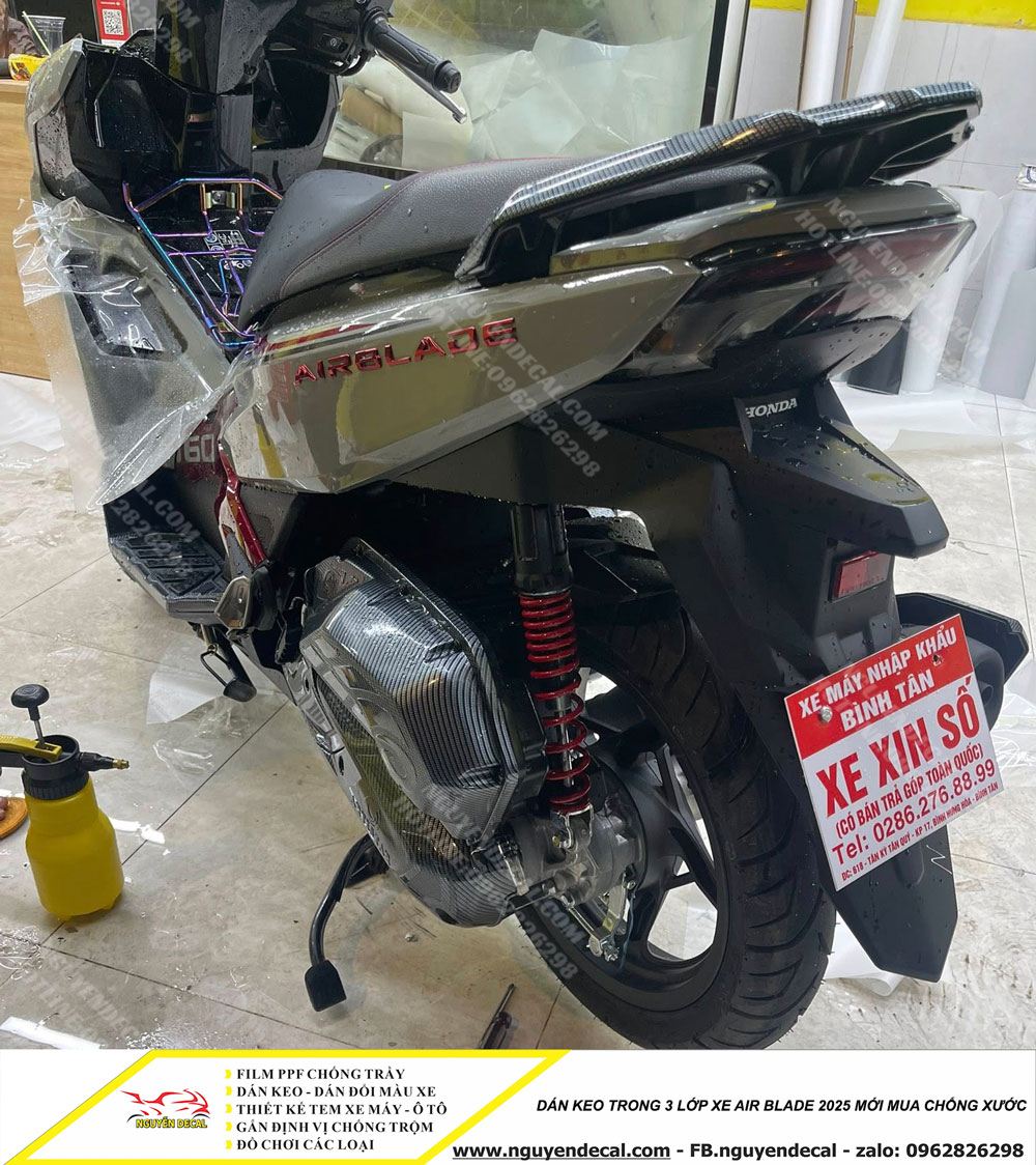 Dán keo trong 3 lớp xe Air Blade 2025 Dán keo trong 3 lớp xe Air Blade 2025
