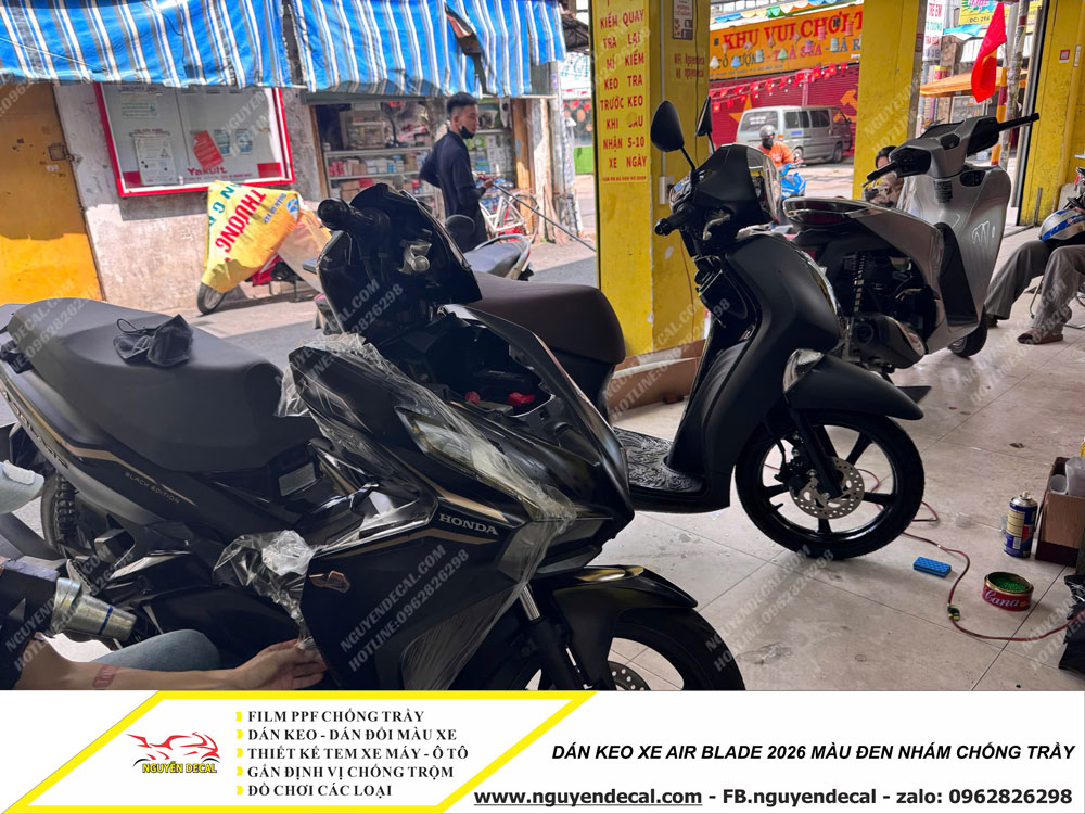 Dán keo xe Ab 2026 màu đen nhám chống trầy Dán keo xe Ab 2026 màu đen nhám chống trầy