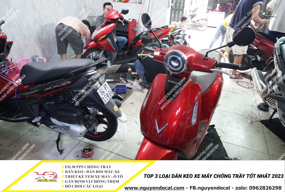 Dán keo xe máy tại cửa hàng Nguyễn Decal
