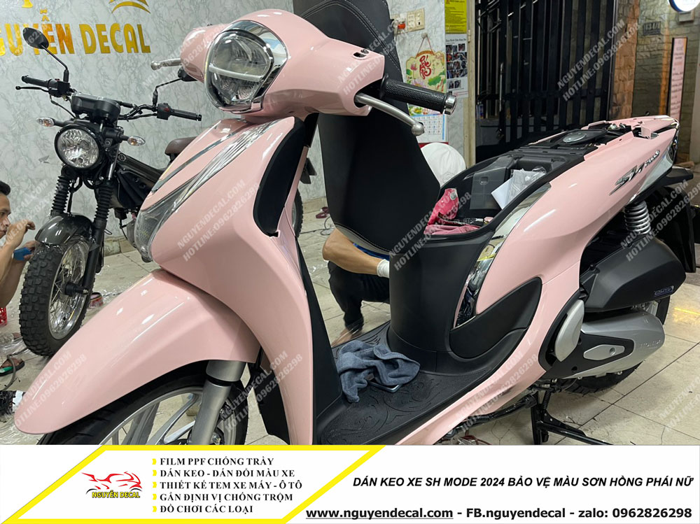 Dán keo xe Sh mode 2024 bảo vệ màu sơn hồng cho phái nữ