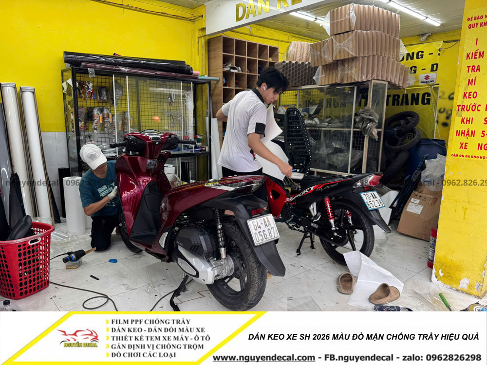 D&aacute;n keo xe Sh 2026 m&agrave;u đỏ mận