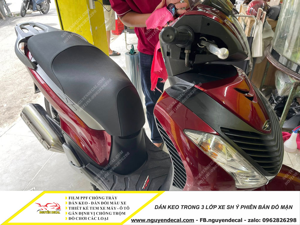 Dán keo trong 3 lớp xe Sh Ý phiên bản đỏ mận Dán keo trong 3 lớp xe Sh Ý phiên bản đỏ mận