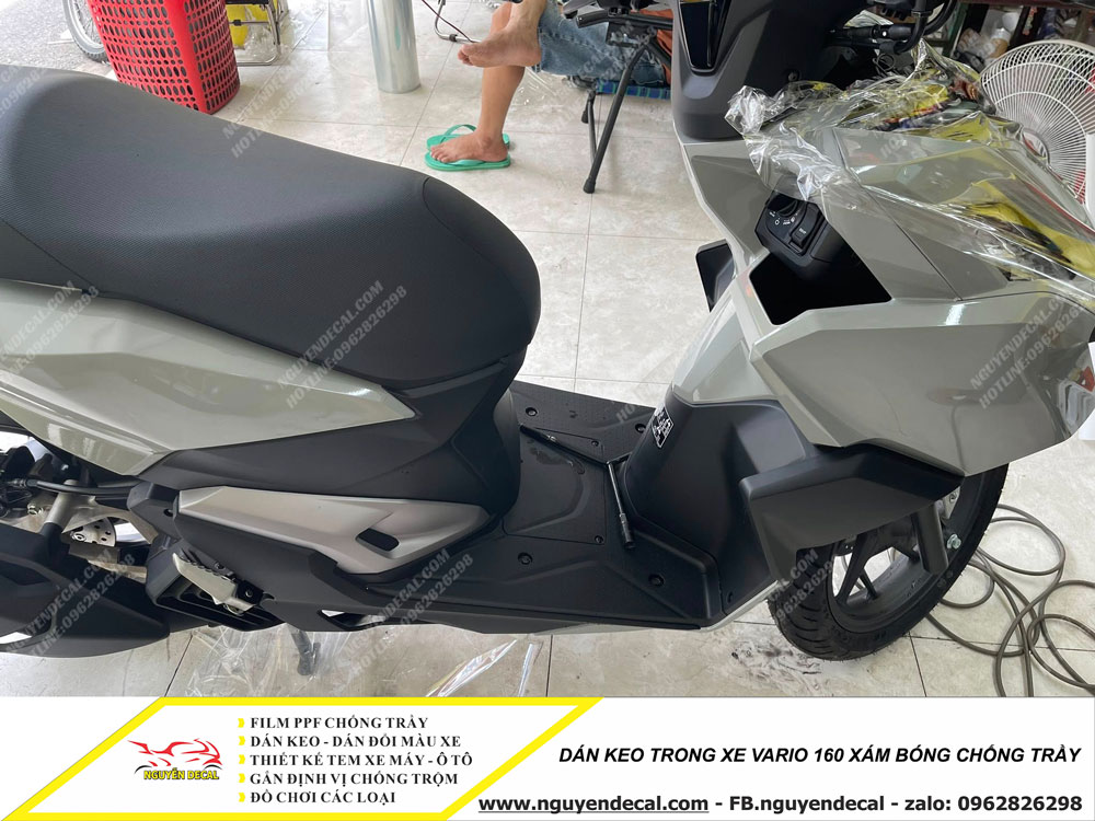 Dán keo trong xe Vario 160 màu xám Dán keo trong xe Vario 160 màu xám