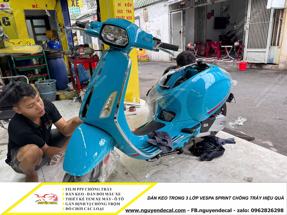 Dán keo trong 3 lớp xe Vespa