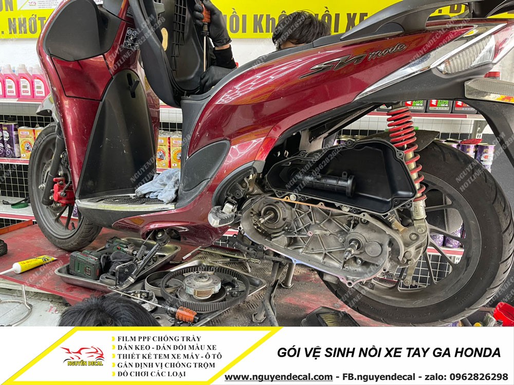 Dịch vụ vệ sinh nồi chuyên nghiệp cho xe tay ga Honda