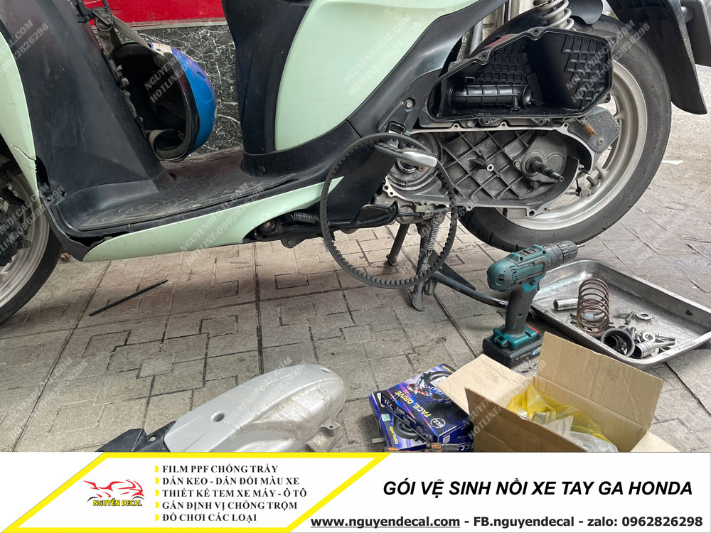 Dịch vụ vệ sinh nồi chuyên nghiệp cho xe tay ga Honda