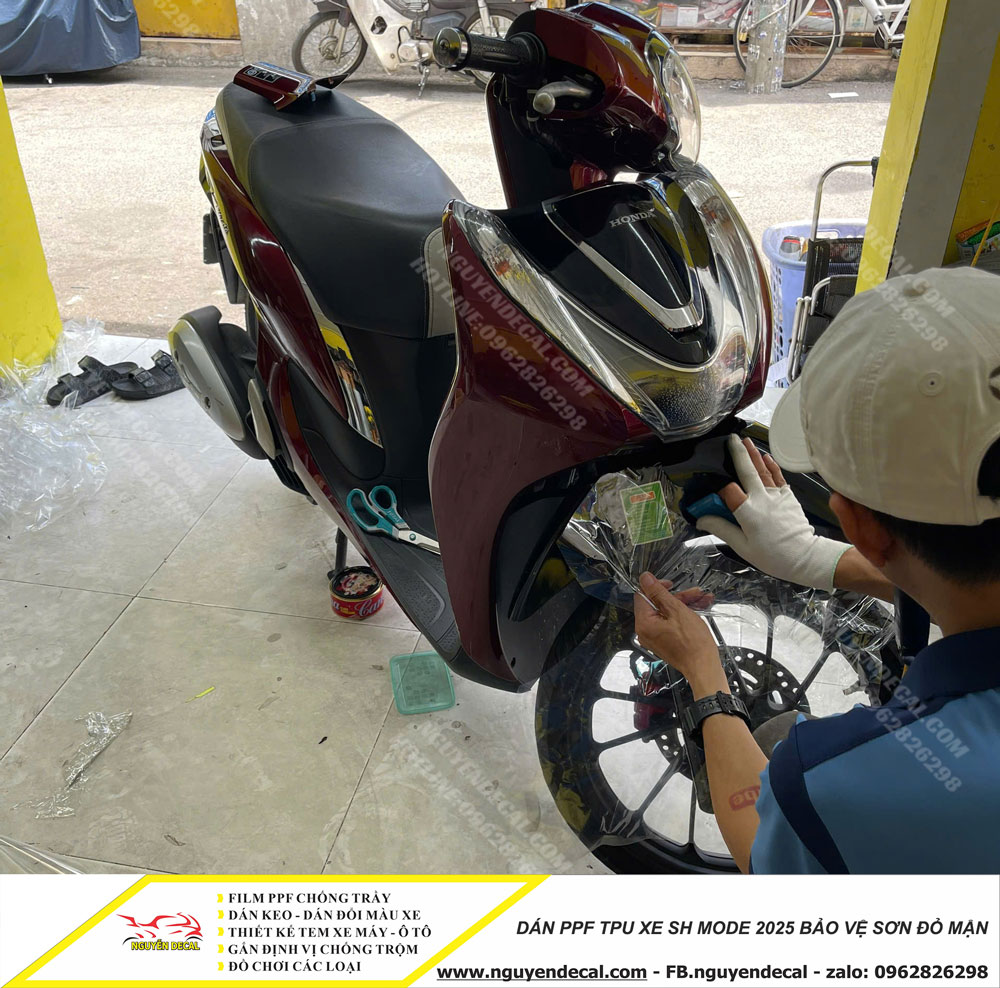 Dán PPF xe Sh mode 2025 bảo vệ màu sơn đỏ mận Dán PPF xe Sh mode 2025 bảo vệ màu sơn đỏ mận