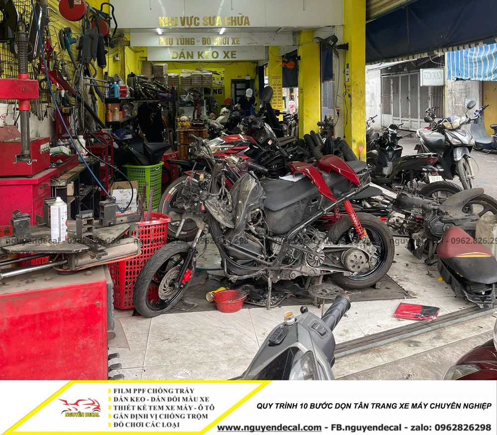 Quy tr&igrave;nh 10 bước dọn t&acirc;n trang xe m&aacute;y