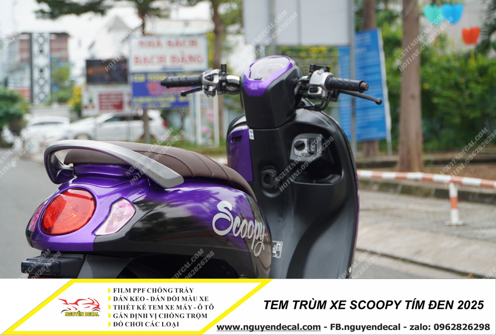 Tem trùm xe Scoopy tím đen 2025