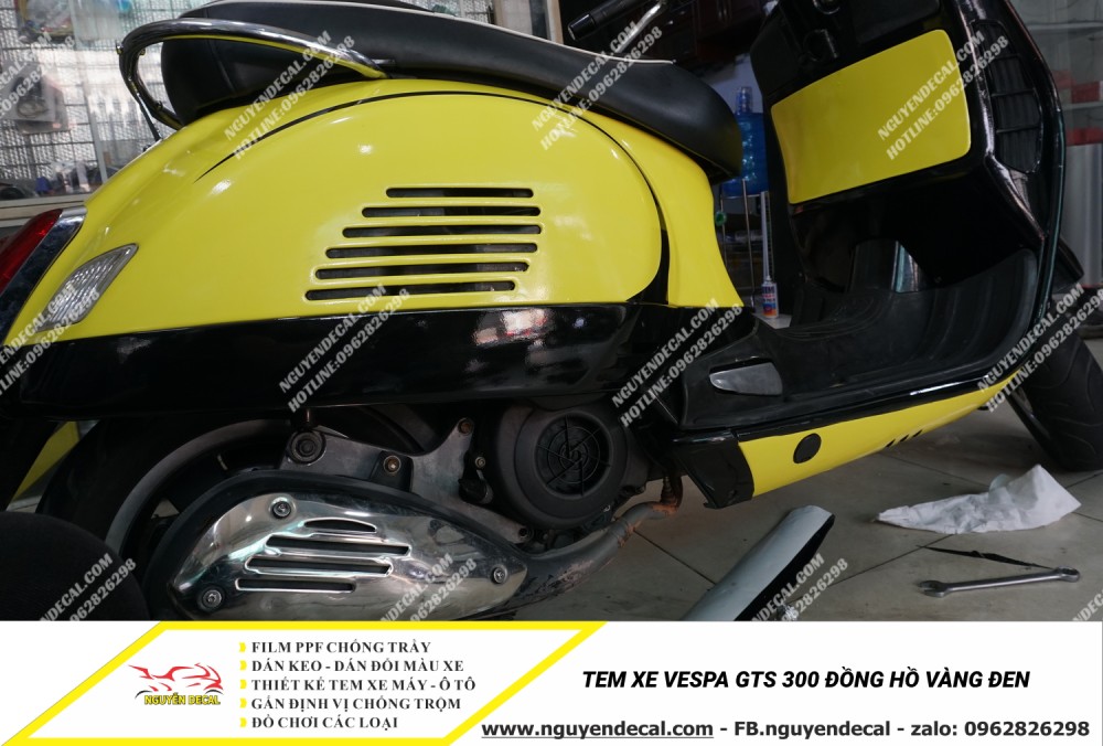Tem xe Vespa GTS 300 đồng hồ vàng đen