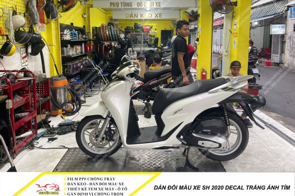 Dán đổi màu xe Sh 2020 decal trắng ánh tím