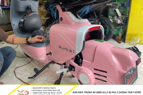 Dán keo trong xe điện Ally Elyas 2 chống trầy xước