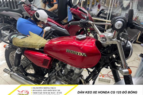 Dán keo xe Honda CG 125 đỏ bóng