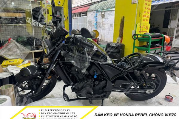 Dán keo xe Honda REBEL chống xước