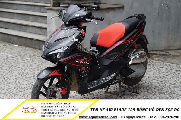 Tem xe air blade 125cc đồng hồ đen sọc đỏ - Nguyễn Decal - Chuyên Dán Keo Xe Design Tem Xe Decal Tem Xe Nguyễn Decal