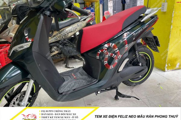 Tem xe điện Feliz Neo mẫu rắn phong thuỷ
