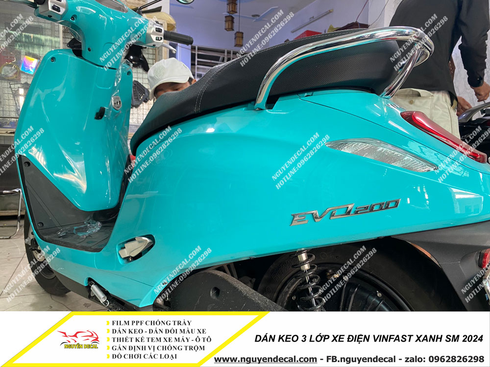 Dán keo 3 LỚP xe máy điện xanh Vinfast